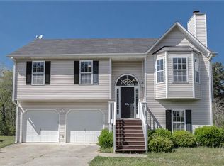 7814 Cambridge Dr, Douglasville, GA 30134