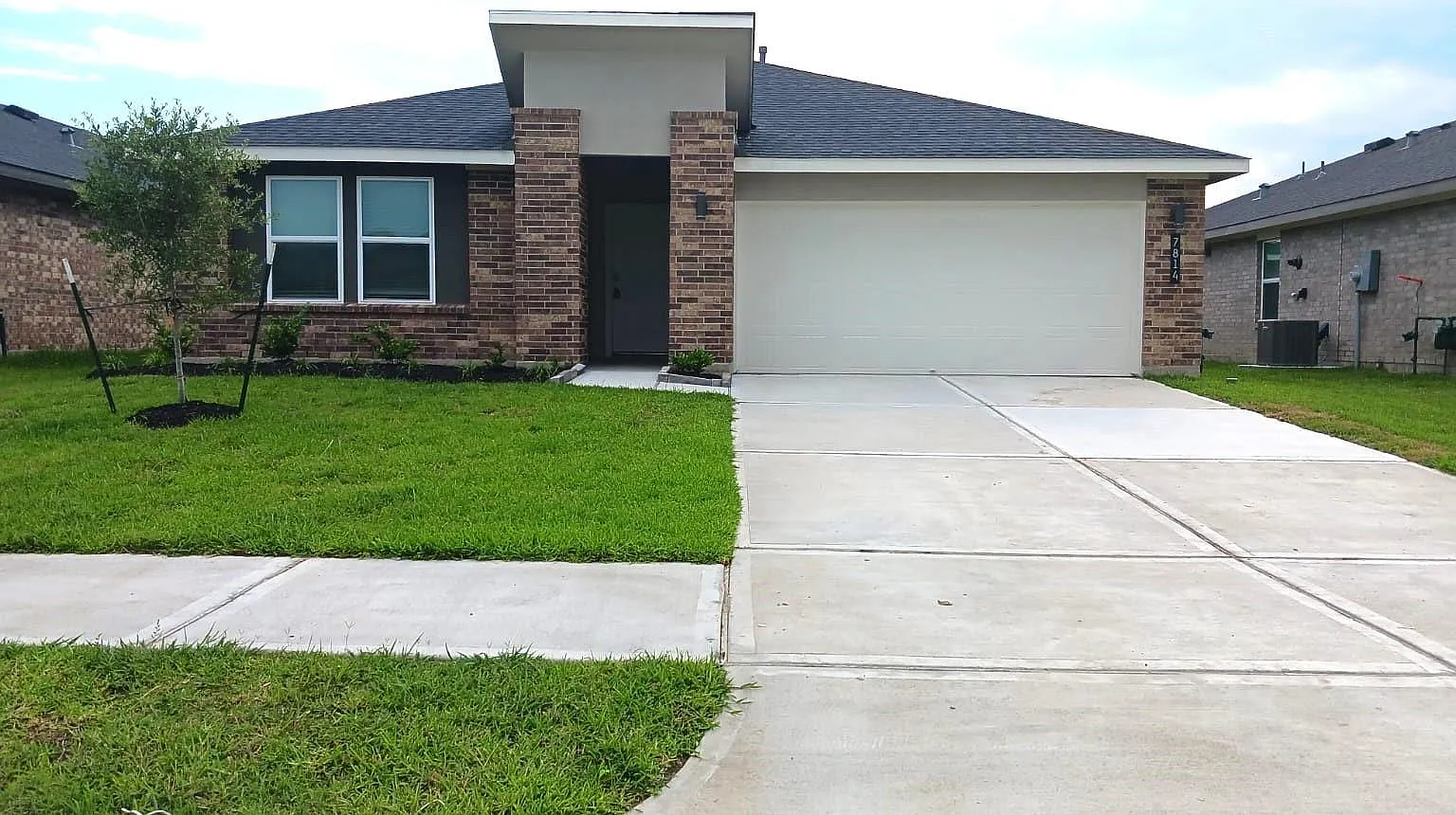4 bed, 2.0 bath, 1796 sqft, $2,100 — Photo 1