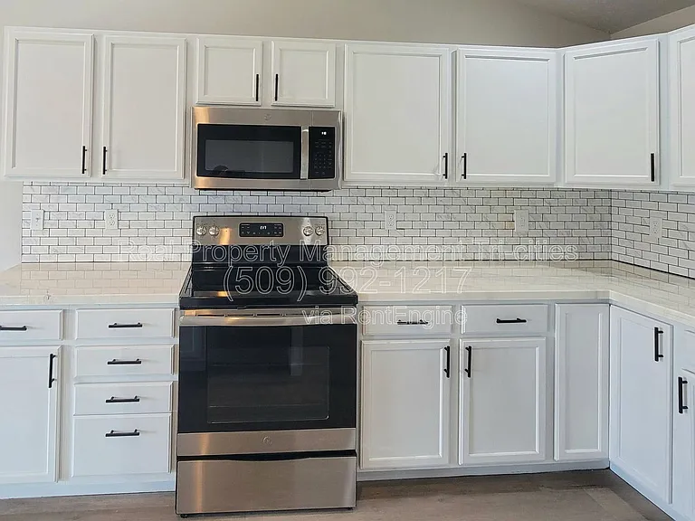 6206 Maryhill Ln — Photo 3