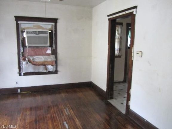 5th image of 145 Garvin Ave