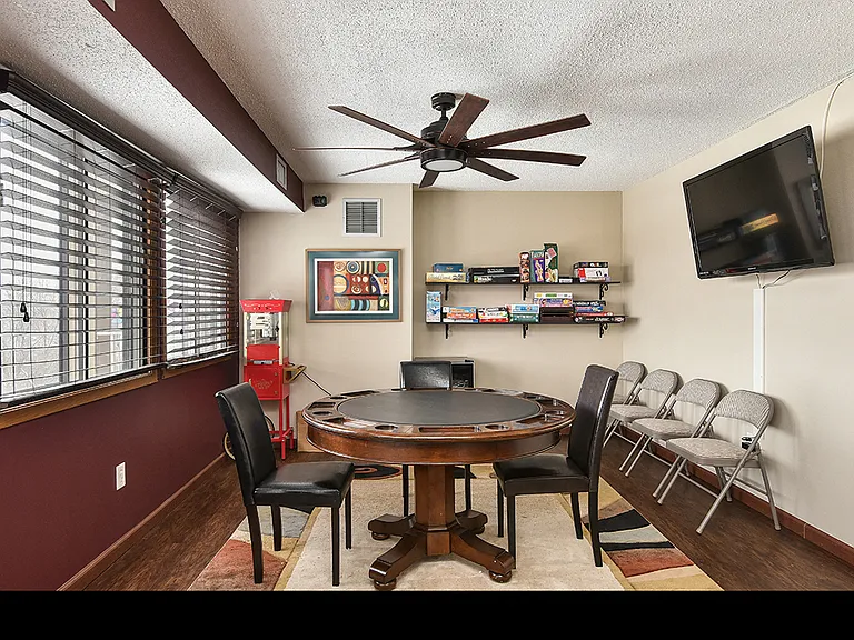 Westwind Apartments — Photo 34