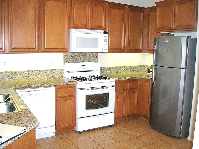 25514 Wharton Dr — Photo 14