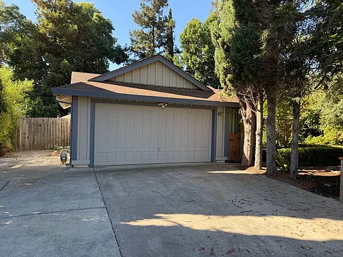 2870 Higgins Rd Photo 1