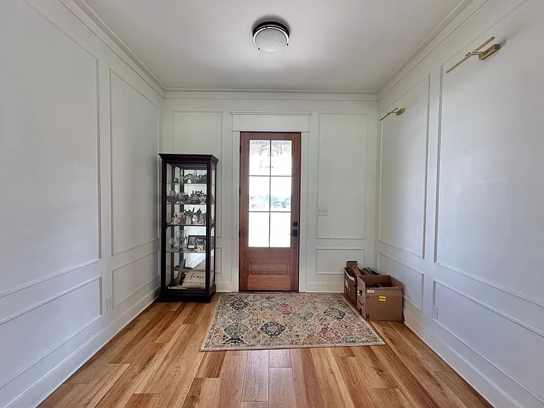 15849 Avery Ln — Photo 2