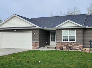 621 Range Rd, Smiths Creek, MI 48074