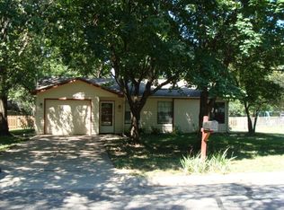 3800 Shadybrook Ln, Lawrence, KS 66047