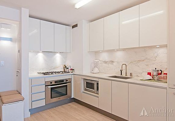 3rd image of 322 W 57th St APT 53R