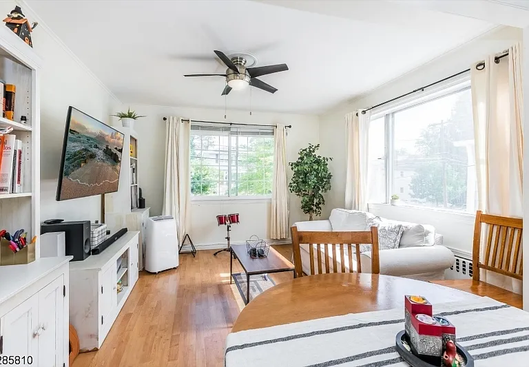 33 Linden Ave — Photo 4