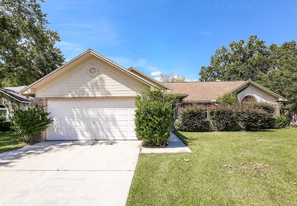 1st image of 8618 Wyndhurst Dr
