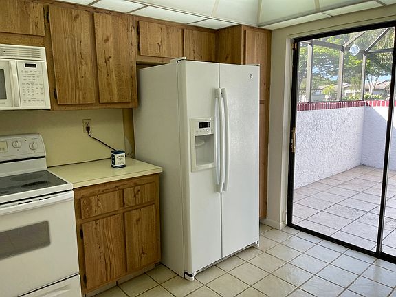 4th image of 6339 Pinehurst Cir W #E35