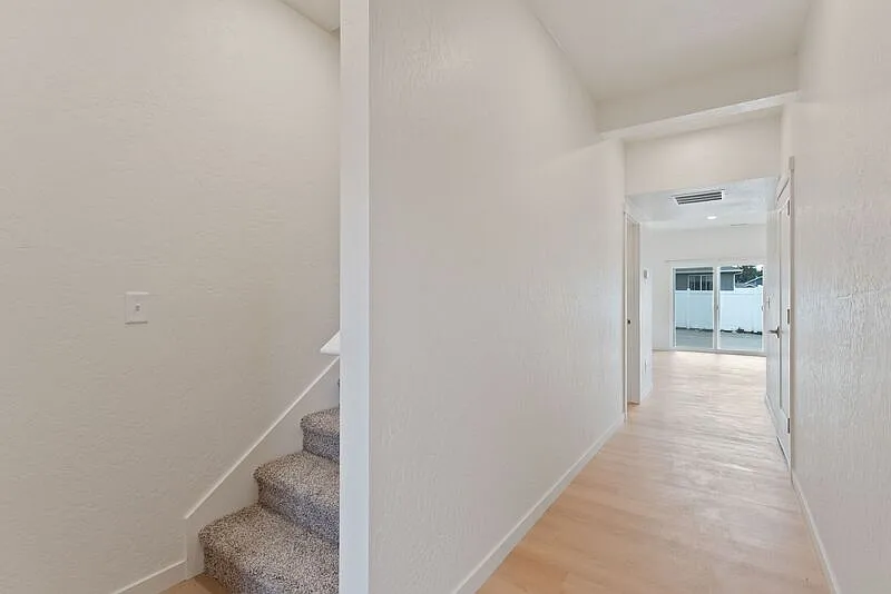 3 bed, 2.5 bath, $1,925 — Photo 2