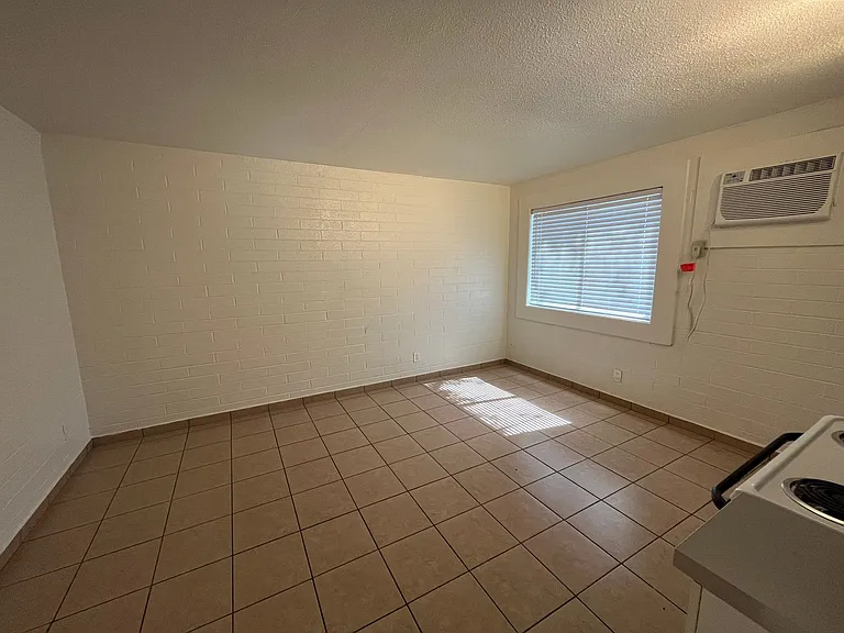 901 E. Pierce St. — Photo 34