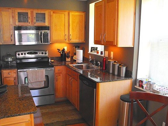 3rd image of 5360 Pershing Ave APT 1C