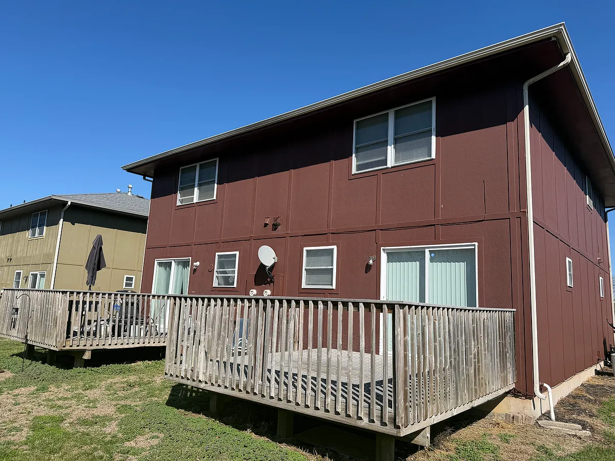 Building Photo - 613 Glen Ct