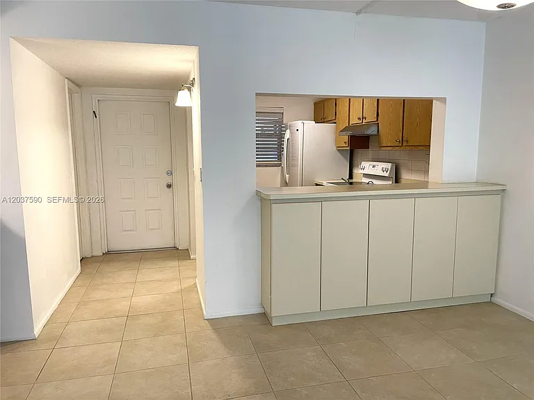 9531 Seagrape Dr #305 — Photo 7