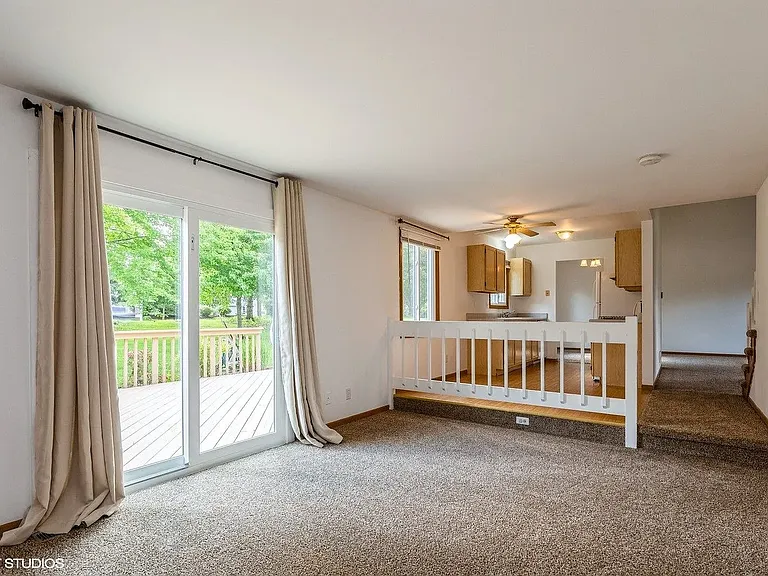 664 Regent Dr — Photo 4