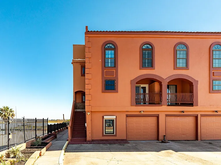411 Sailfish St #101 — Photo 34