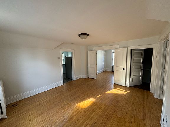 2nd image of 1826 Pierce St NE #2