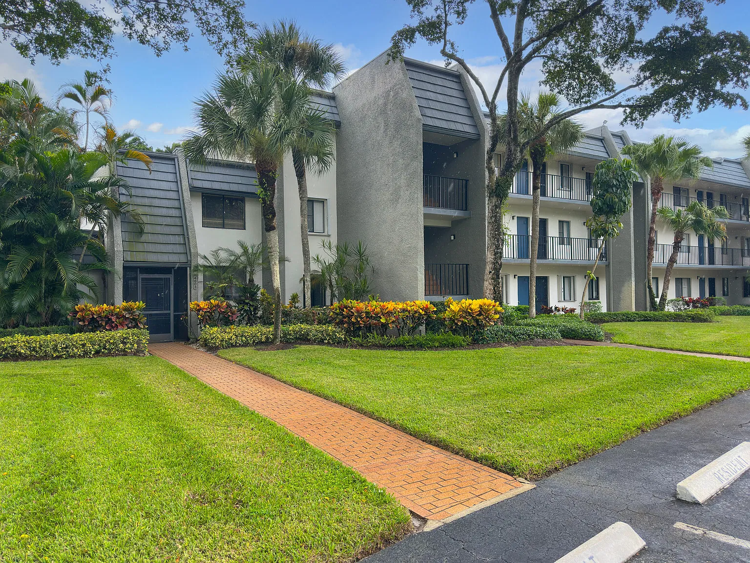 3 bed, 2.5 bath, 1502 sqft, $2,300 — Photo 4