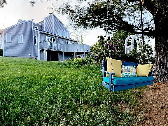 Side view with tree swing