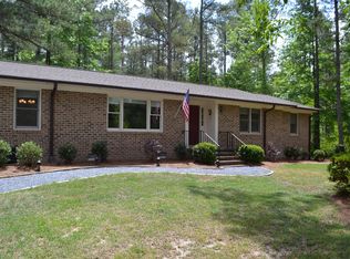 861 Hawthorne Dr, Vass, NC 28394