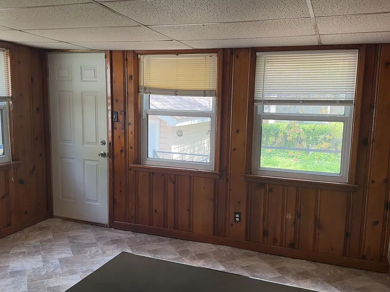 1906 Bainbridge Dr — Photo 10