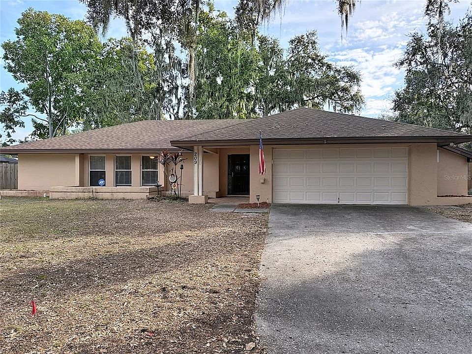 1st image of 209 1st St