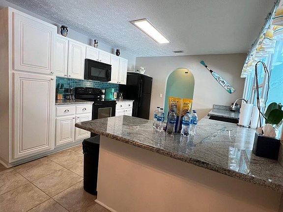 4th image of 1608 SW Ocean Cove Ave
