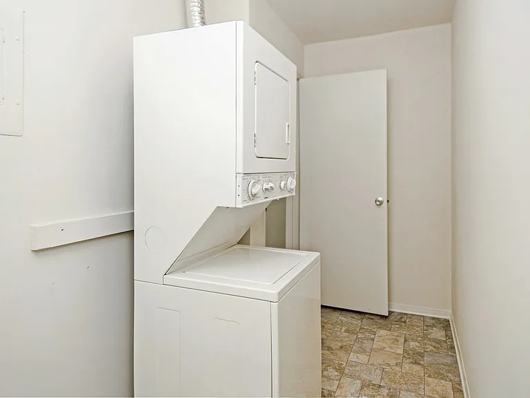 Park Place — Photo 10