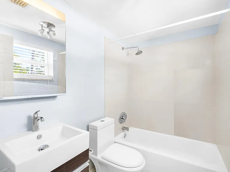 416 NE 15th Ave #1 — Photo 7