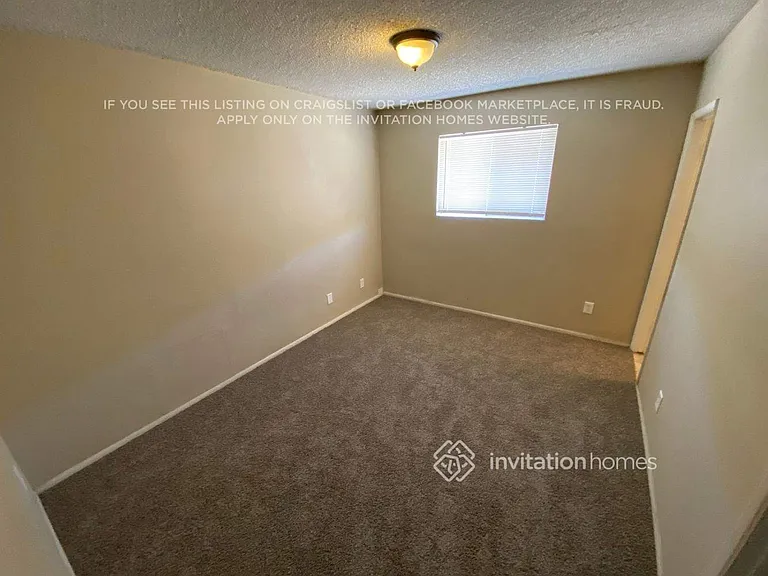 4424 W Caron St — Photo 12