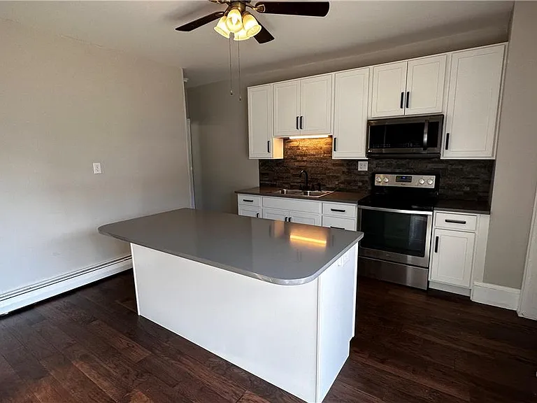 21 Davey Ave — Photo 4