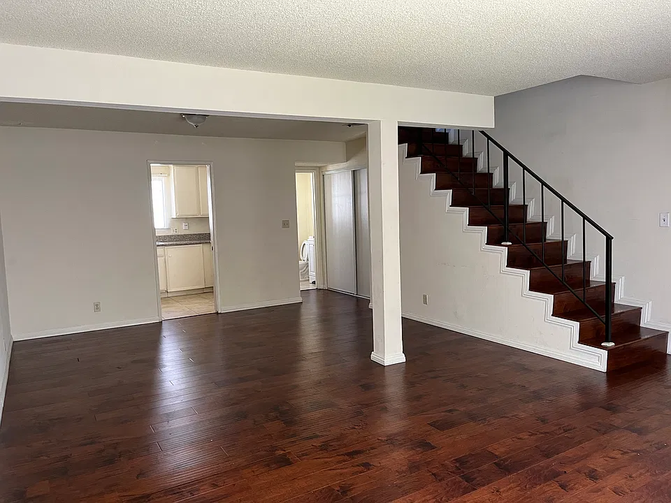 501 N Curtis Ave #2