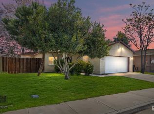 203 Isla Del Sol Dr, Bakersfield, CA 93307