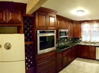 1082 W Leesport Rd, Leesport, PA 19533