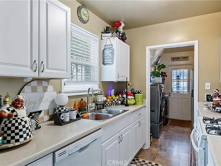 3907 Edgehill Dr — Photo 19