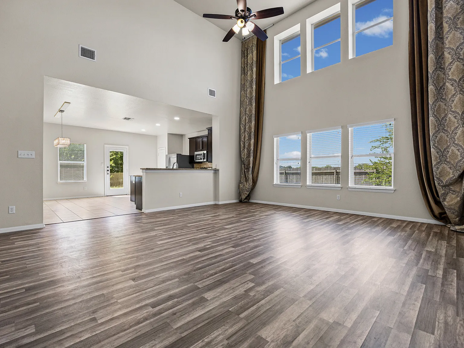 4 bed, 2574 sqft, $2,390 — Photo 1
