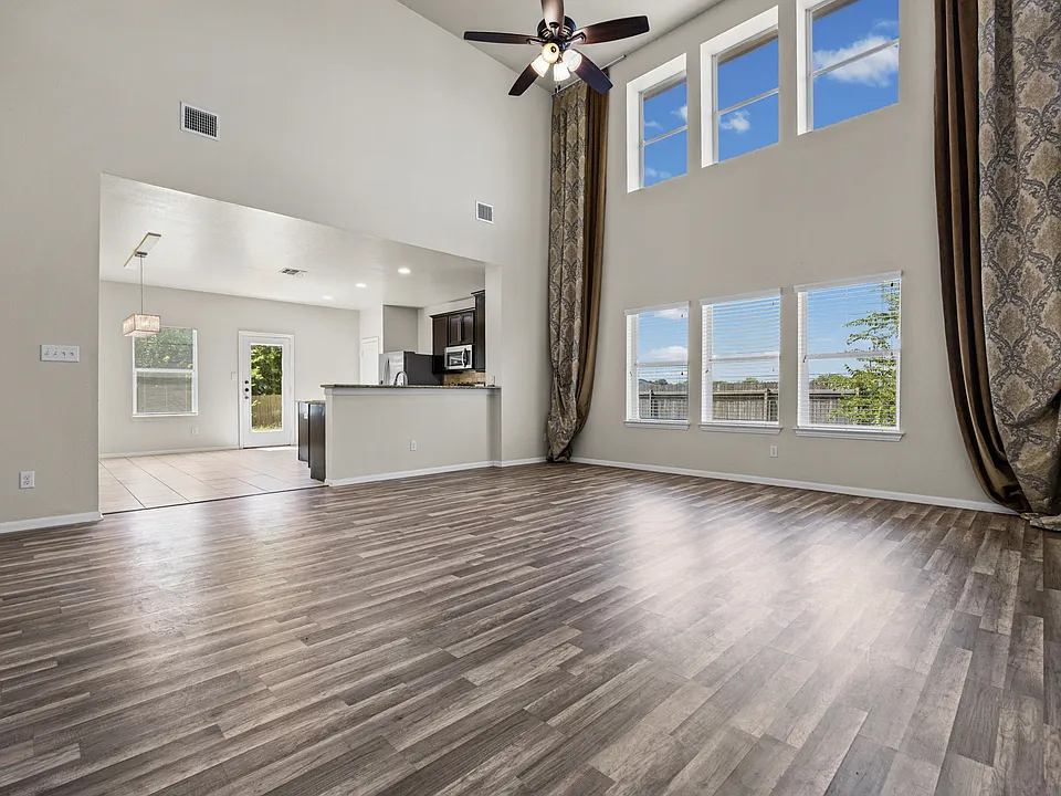 1060 Zeus Cir