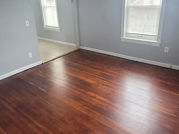 3rd image of 160 Urban Ave Floor 3