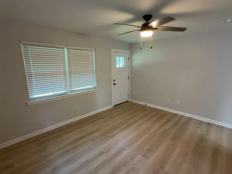 39 Edgeview Heights Rd — Photo 2