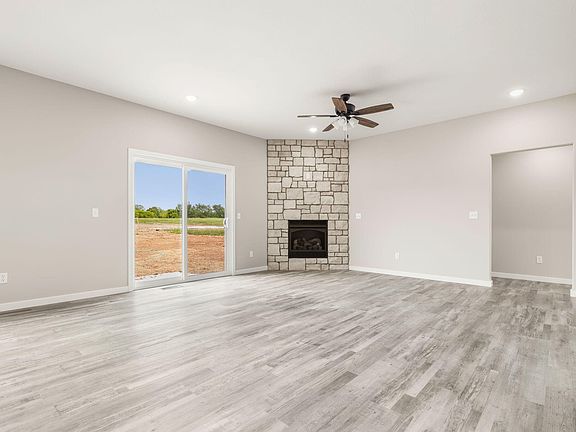 3rd image of 416 Beaver Tail Road