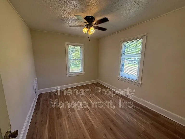 260 Lucky Ln — Photo 8