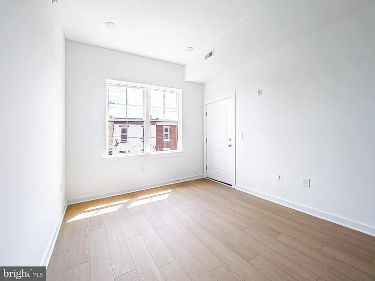 2403-2407 W Thompson St #6 — Photo 6