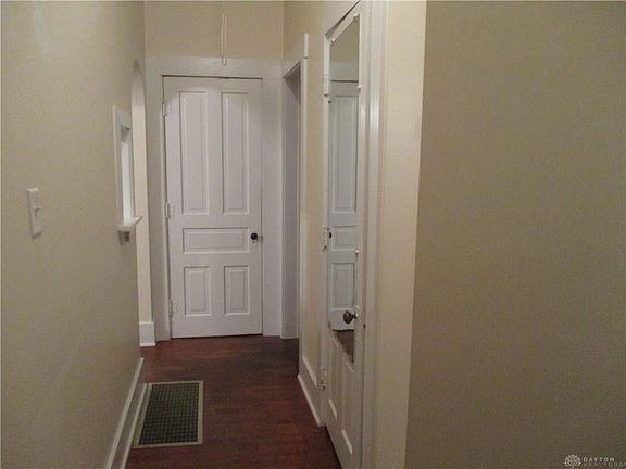 5th image of 301 Plum St