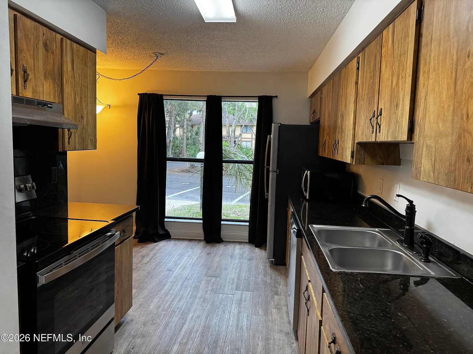 2 bed, 2.5 bath, 1280 sqft, $1,495 — Photo 4