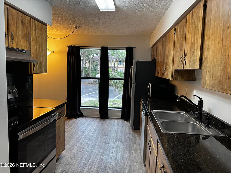 12 Glen Arbor Park — Photo 4