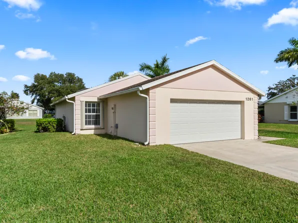 1261 Pine Sage Circle, West Palm Beach, FL 33409