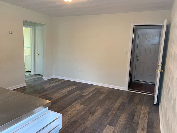 5th image of 1407 Bayville St APT 5