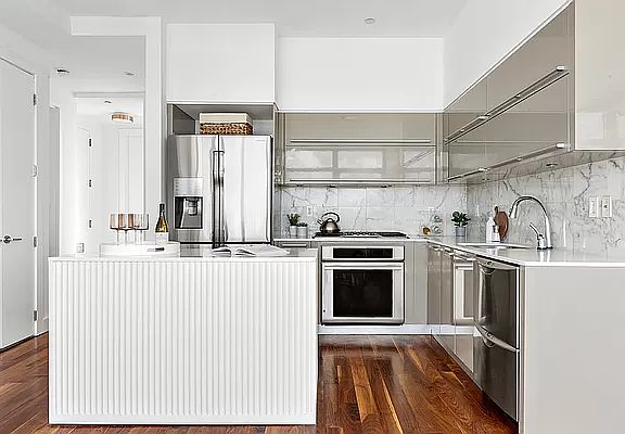 4th image of 76 Engert Ave Penthouse A
