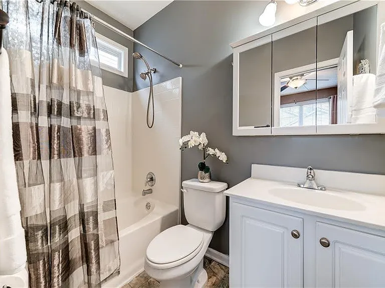 224 Harmony Ct — Photo 18